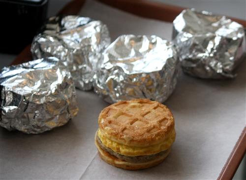 Breakfast sandwich 