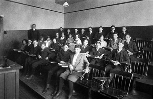 1924 Classroom 