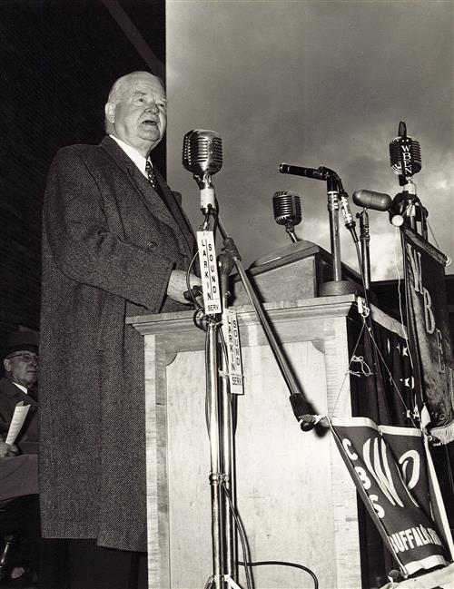 Herbert Hoover speaks at Hoover School dedication 