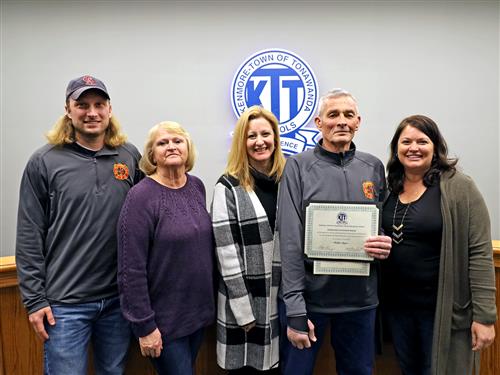 Wally Byers and family members